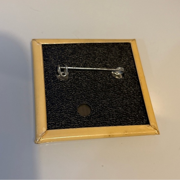 RARE NCAA Football Vintage 1980s 90s PITT PANTHERS PRINT Button Pin 5cm - Picture 2 of 3